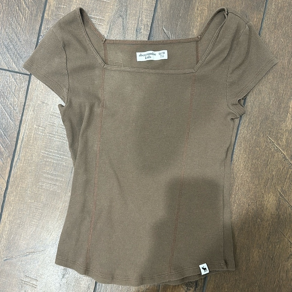 abercrombie kids brown fitted tee